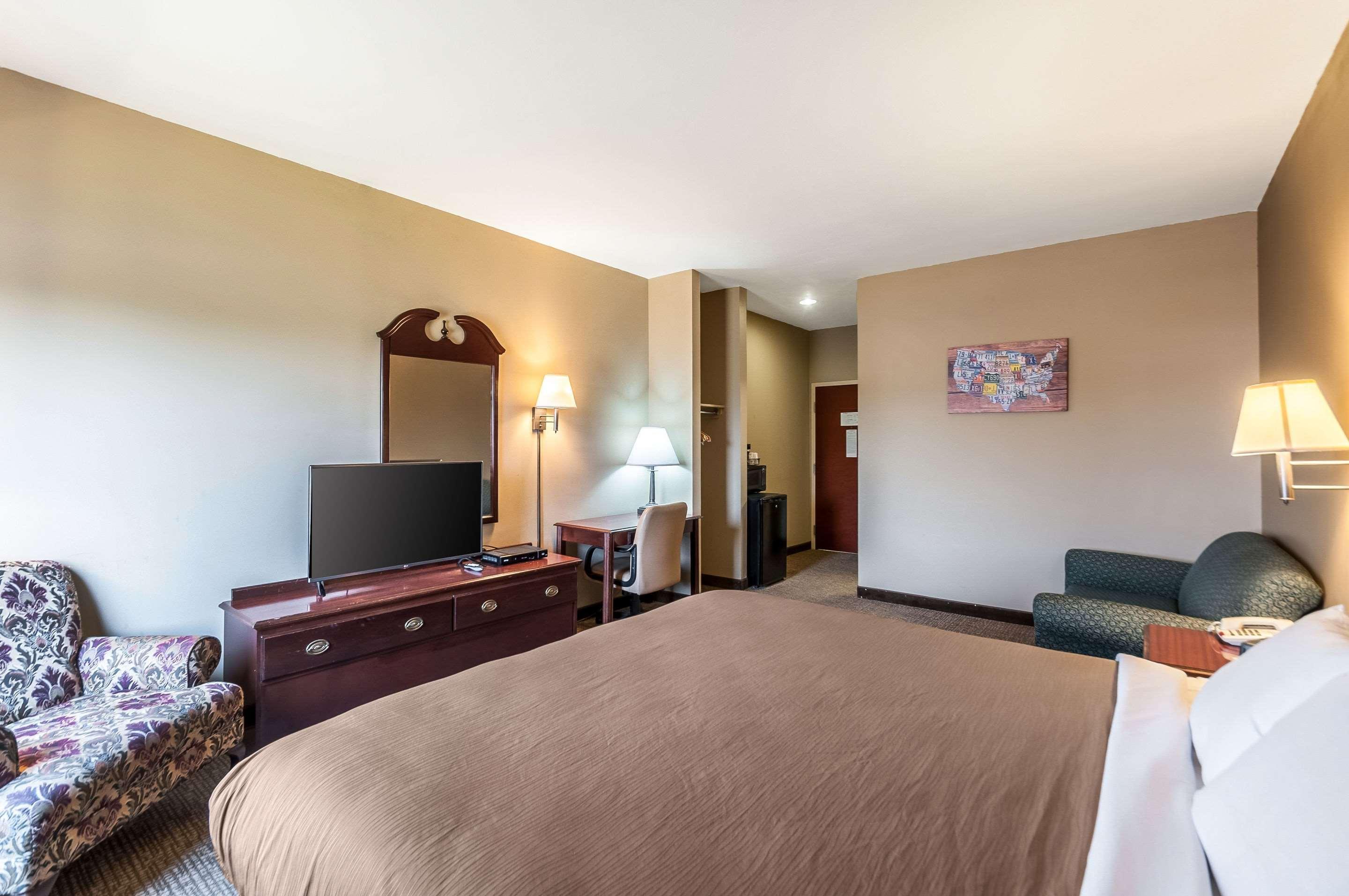 Econo Lodge Inn & Suites Middletown Bagian luar foto