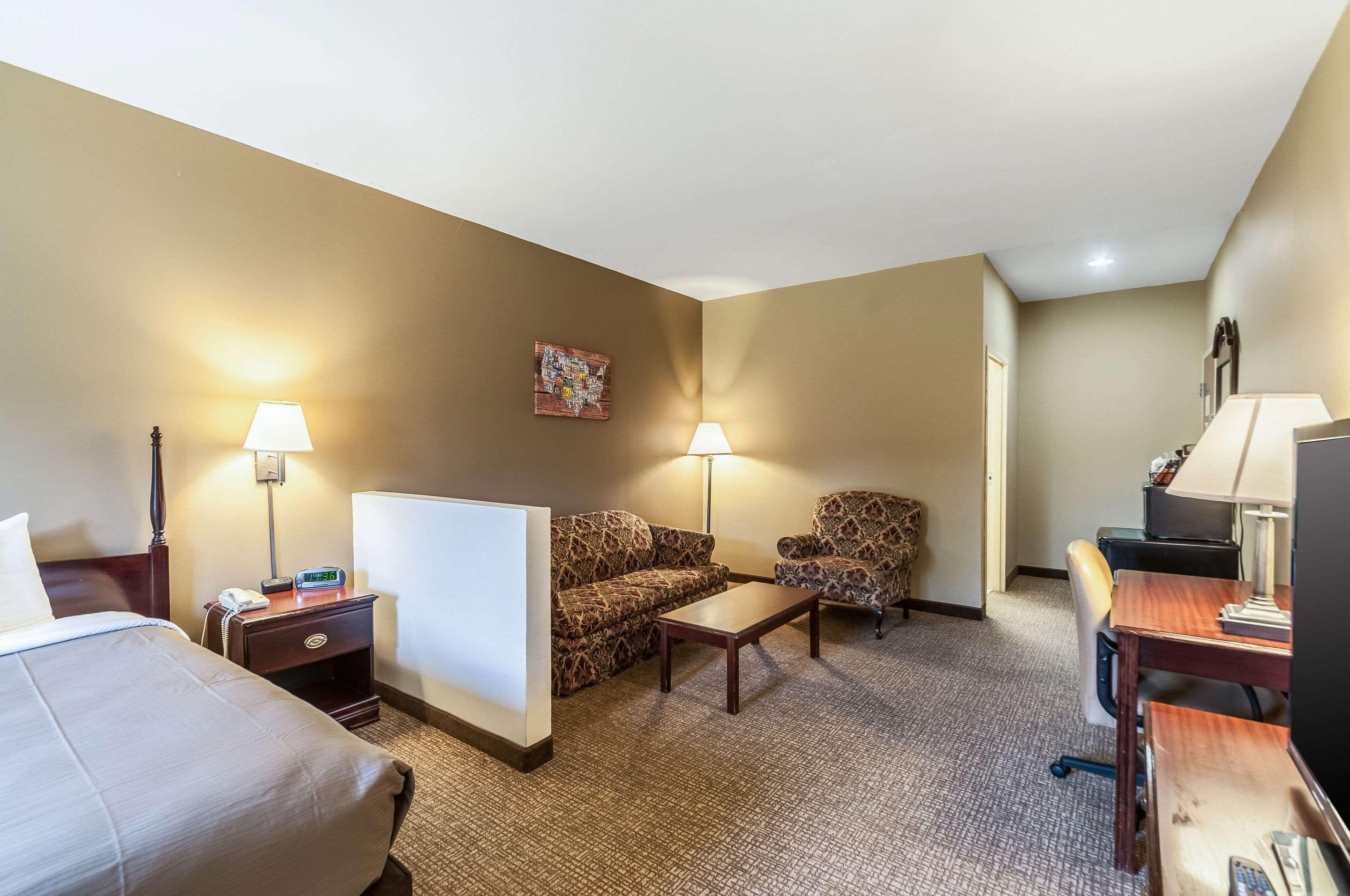Econo Lodge Inn & Suites Middletown Bagian luar foto