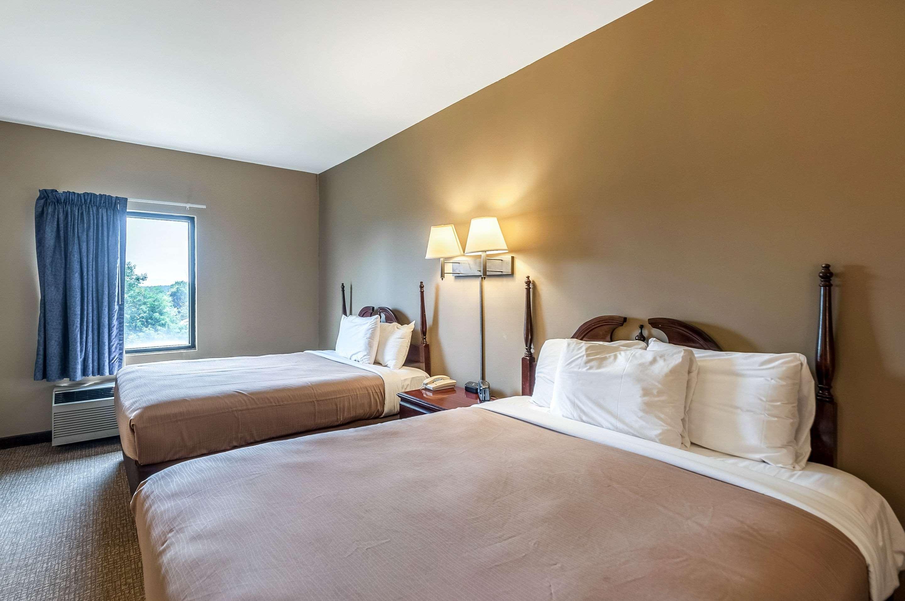 Econo Lodge Inn & Suites Middletown Bagian luar foto