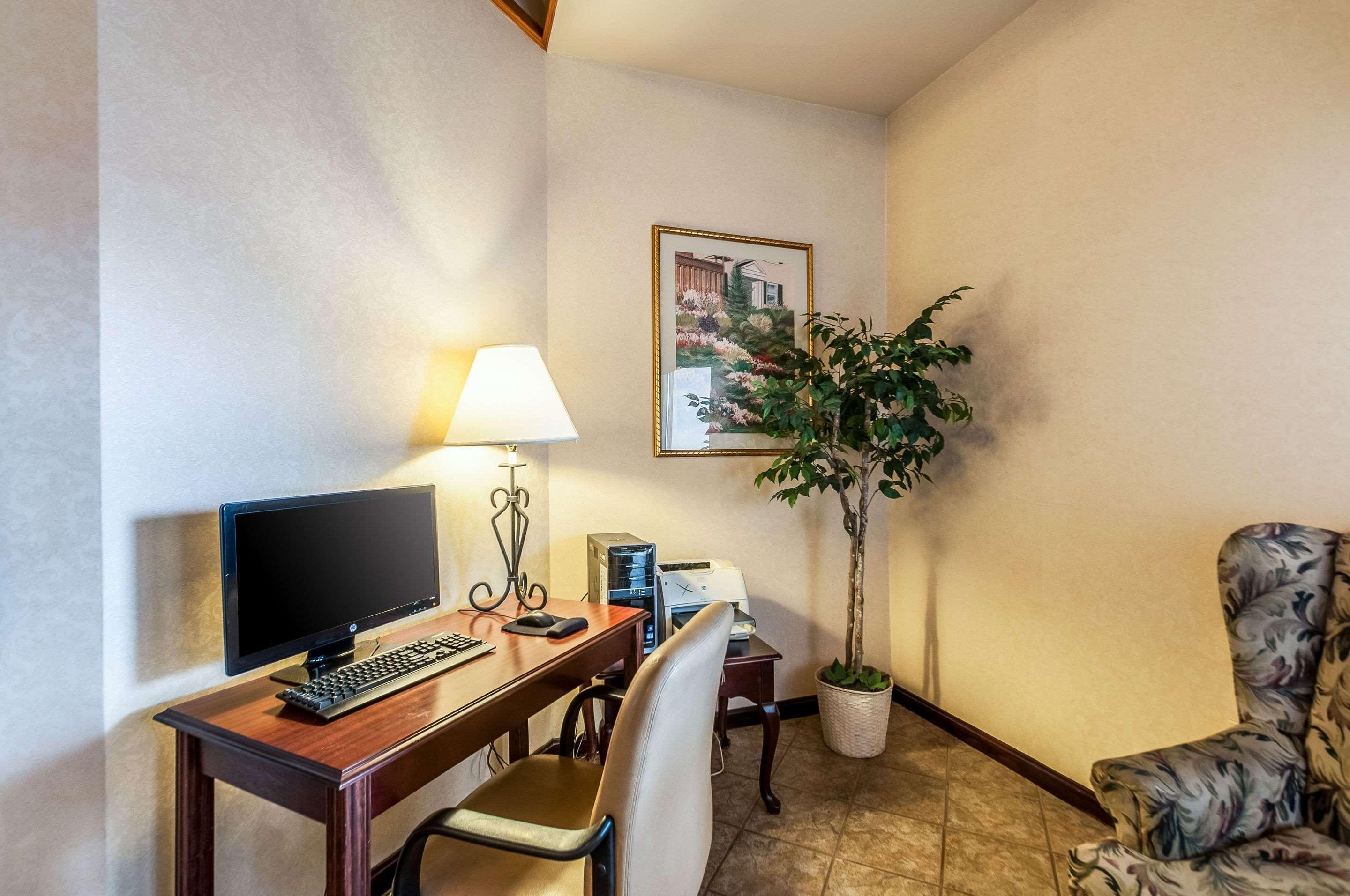 Econo Lodge Inn & Suites Middletown Bagian luar foto